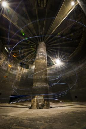 image d'un réservoir vide de l'Eau Bordeaux Métropole avec effets de lumière © © Jean-Baptiste Menges - Bordeaux Métropole
